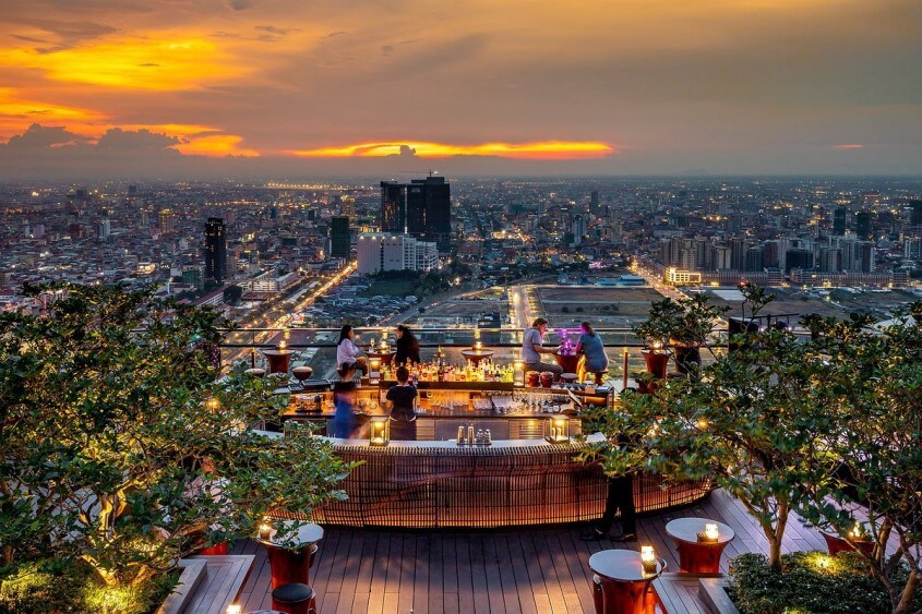 Sora Sky Bar über den Dächern Phnom Penhs