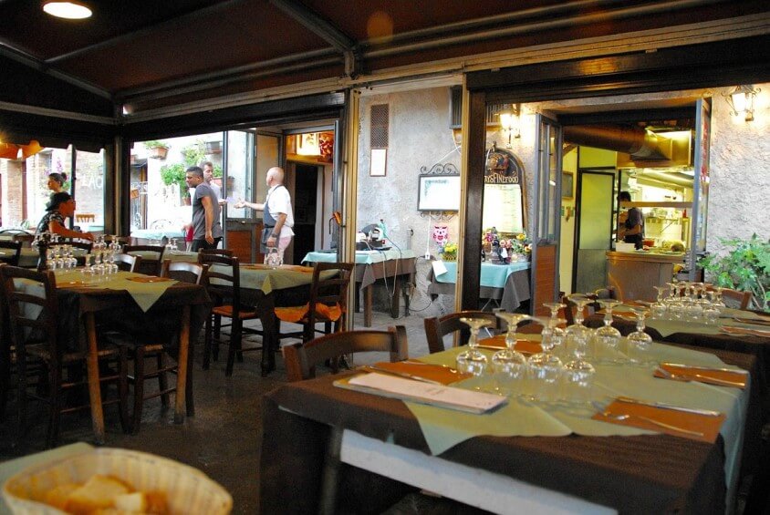 Reisetipps Siena - Besuche die engen Gassen der Via Camollia